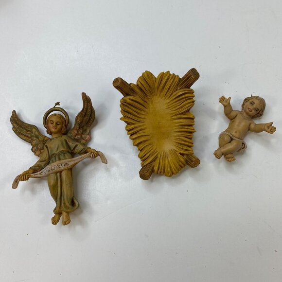 Handcrafted Nativity Scene Set With Figurines & Accessories - Picture 2 of 13